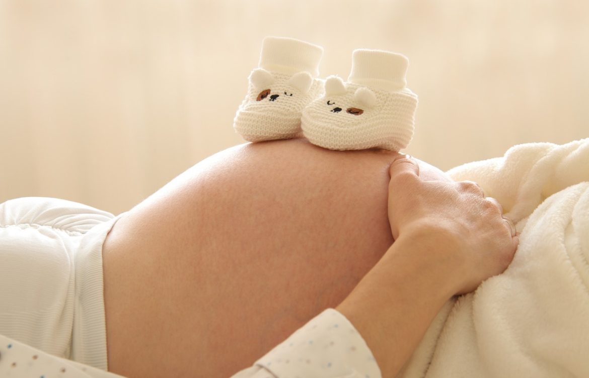 Kiedy w czasie ciąży zaczyna się pokazywać baby bump?