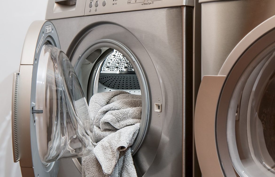 Czy ubrania dla niemowląt można prać w pralce?